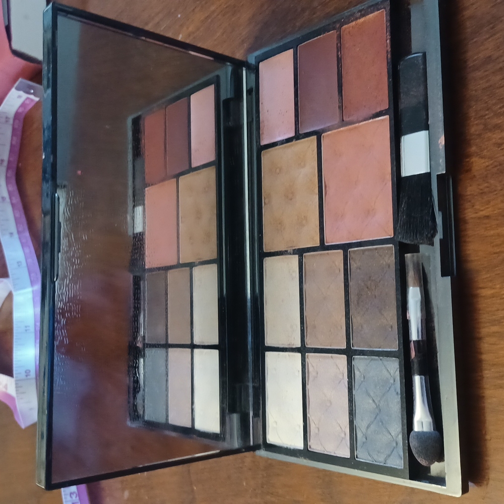 Macy's Face Palette Makeup Powder set